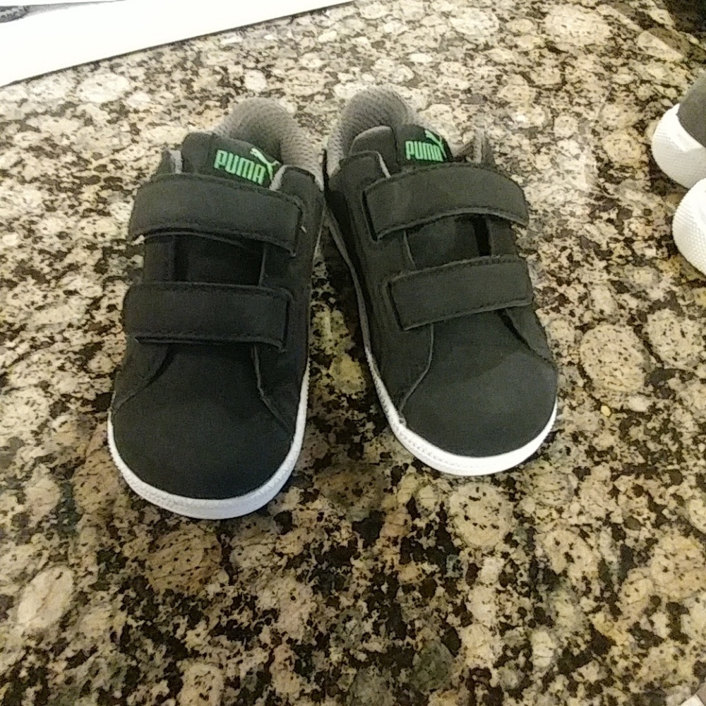 Toddler sneakers size 6